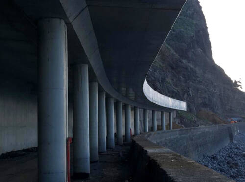 Tunnel routier à ciel ouvert à Ribeira Brava